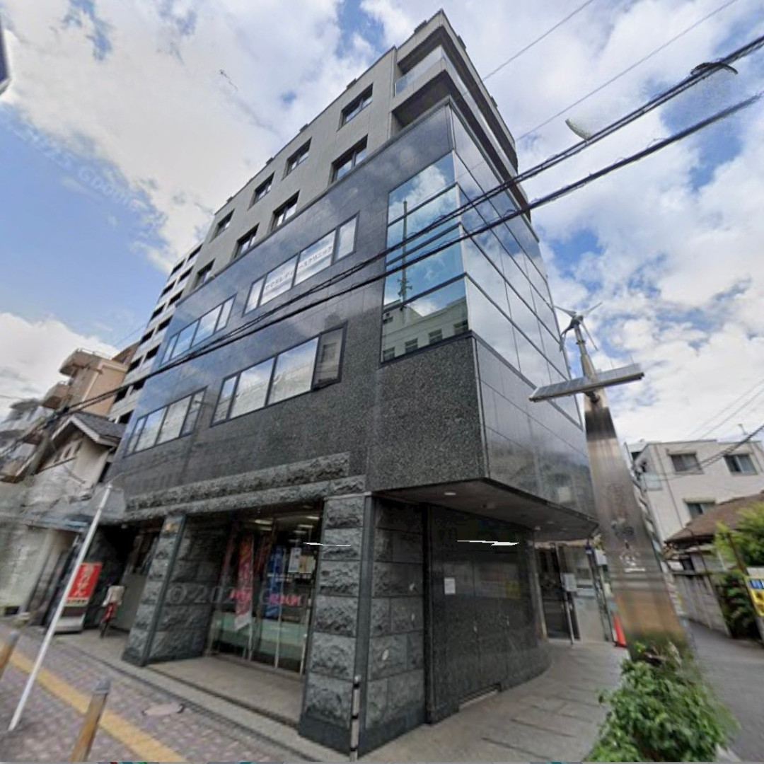 二ツ谷町整骨院が入る雷鳴堂ビルの外観